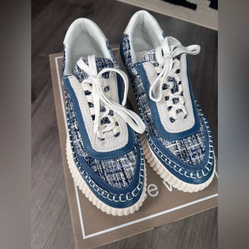 Unworn Dolce Vita Dolen Sneaker - Navy Size 7.5